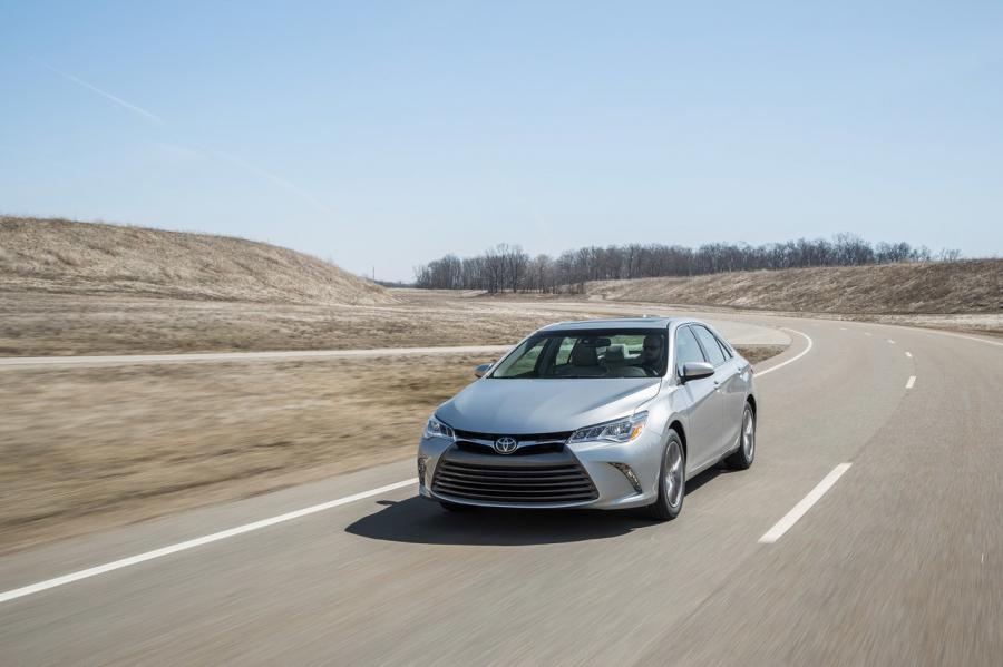  Toyota Camry 2015 года  (фото 38 из 78)